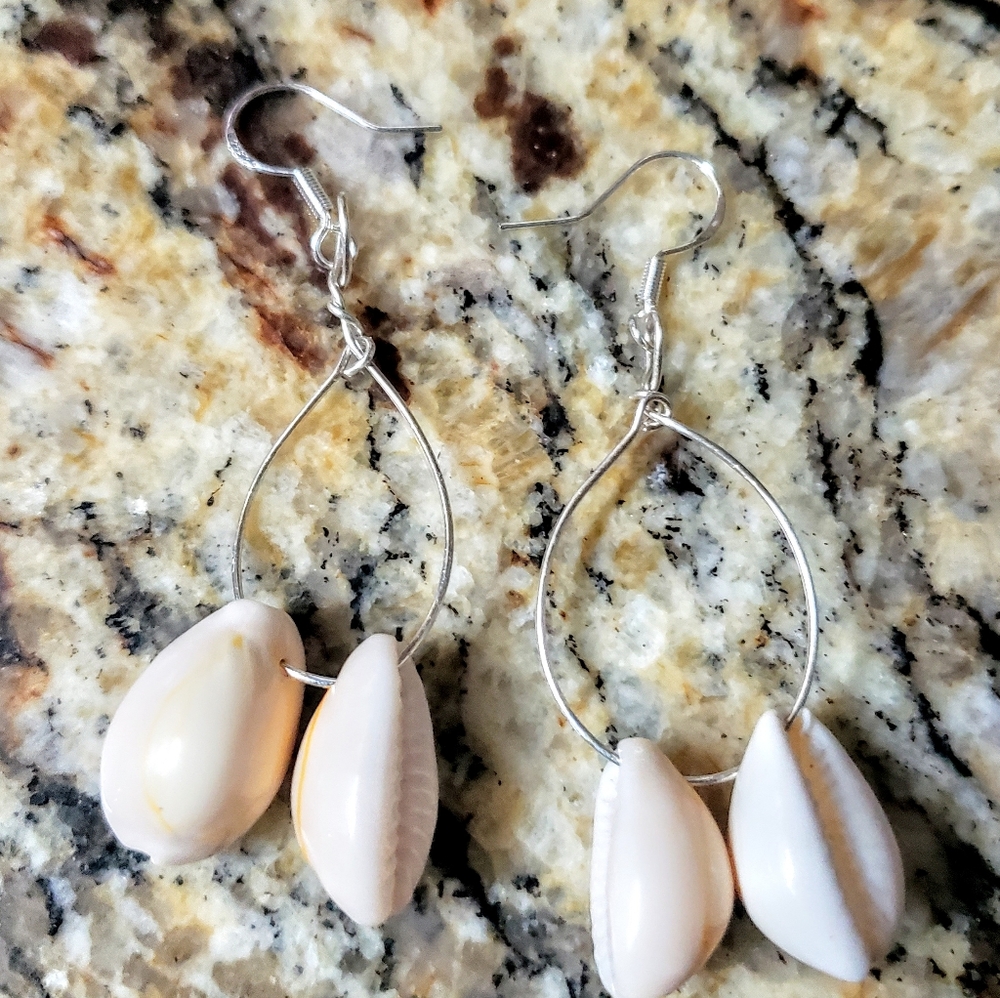 NWT African cowrie shell earrings